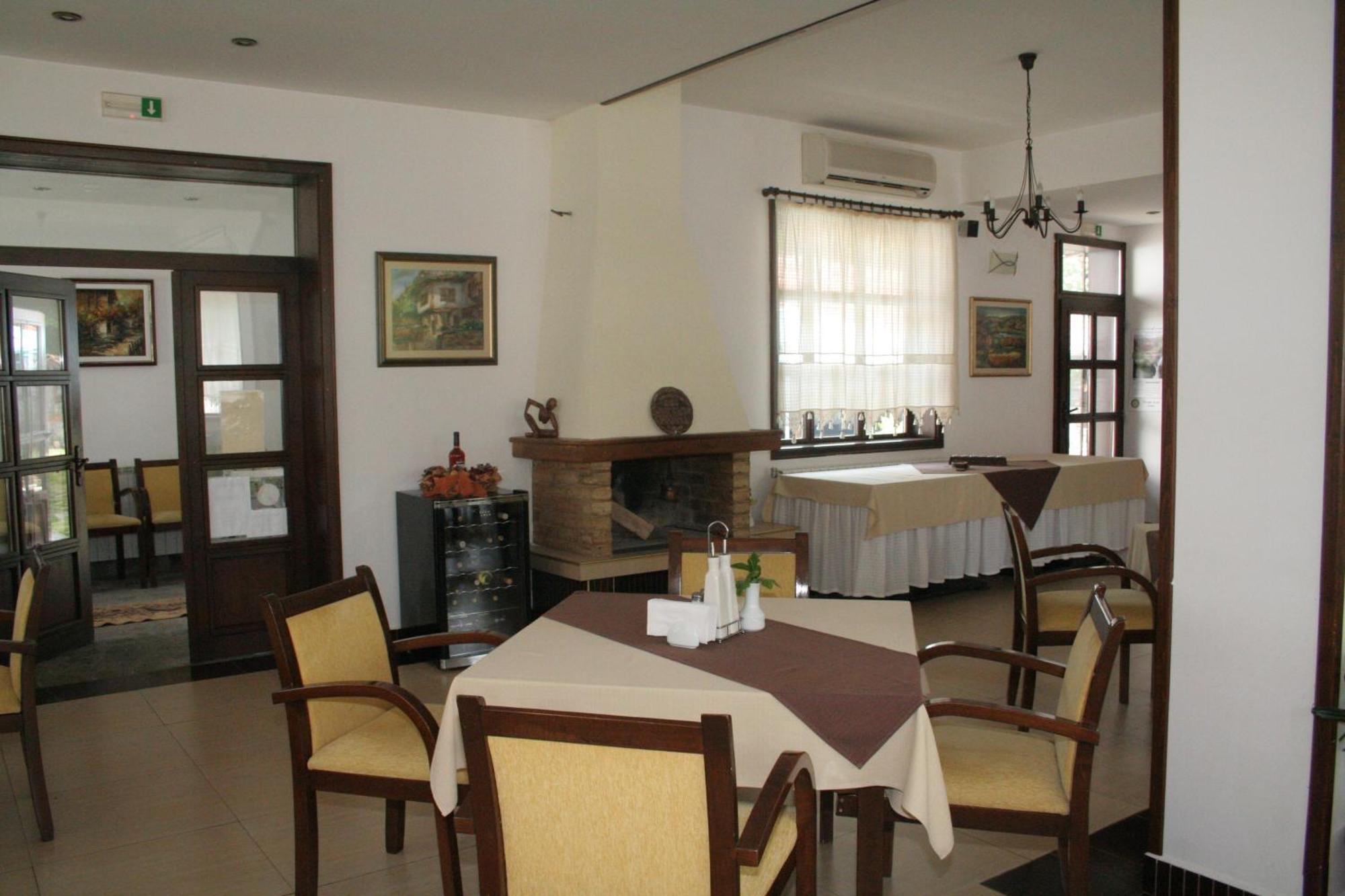 Family Hotel Bile Beli Osŭm المظهر الخارجي الصورة