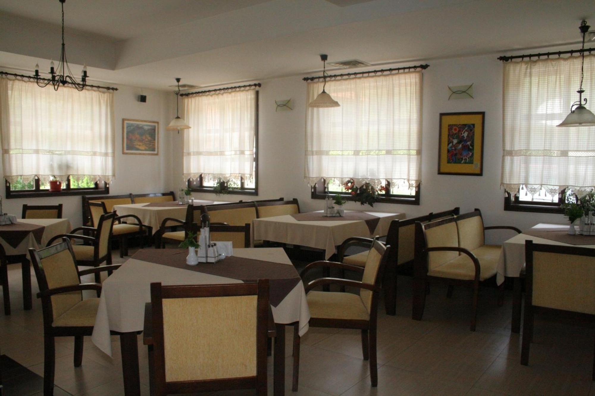Family Hotel Bile Beli Osŭm المظهر الخارجي الصورة