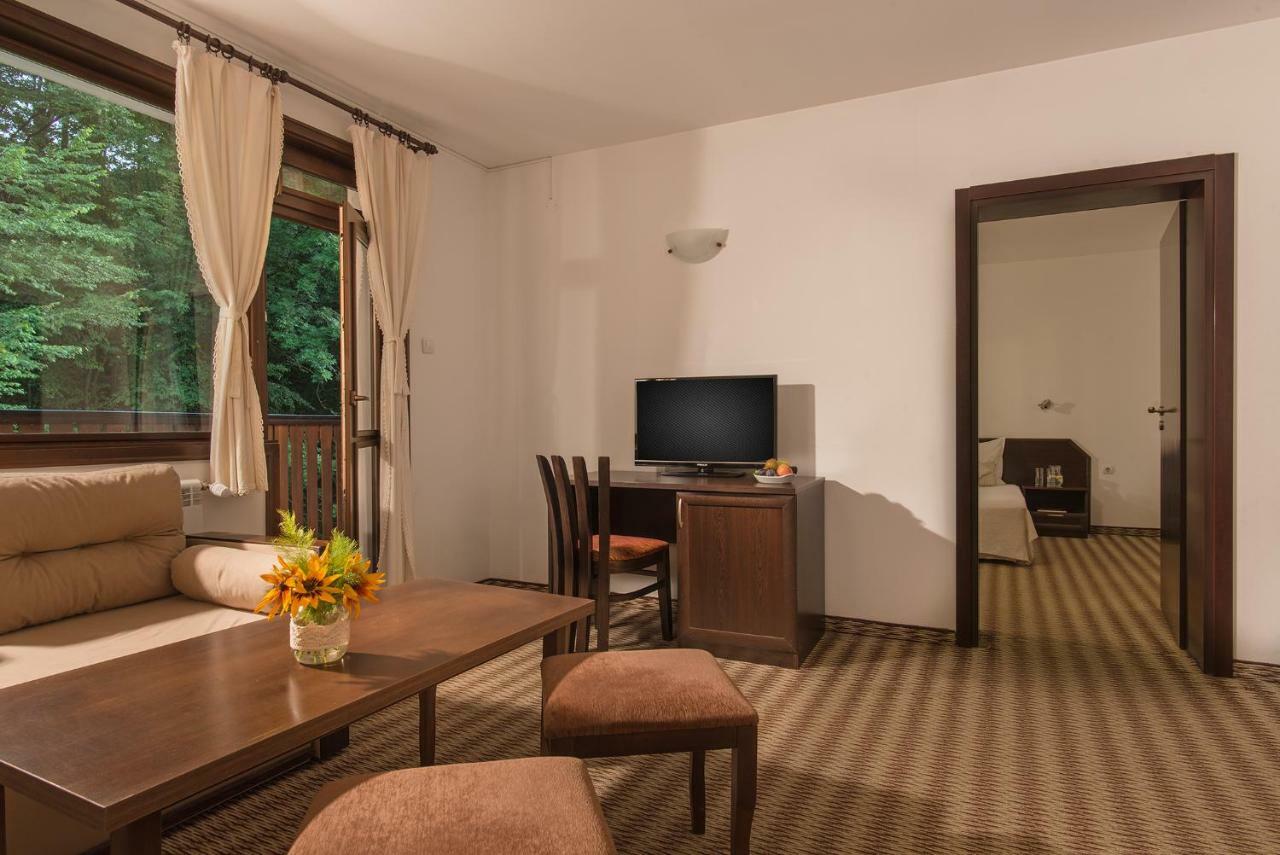 Family Hotel Bile Beli Osŭm المظهر الخارجي الصورة