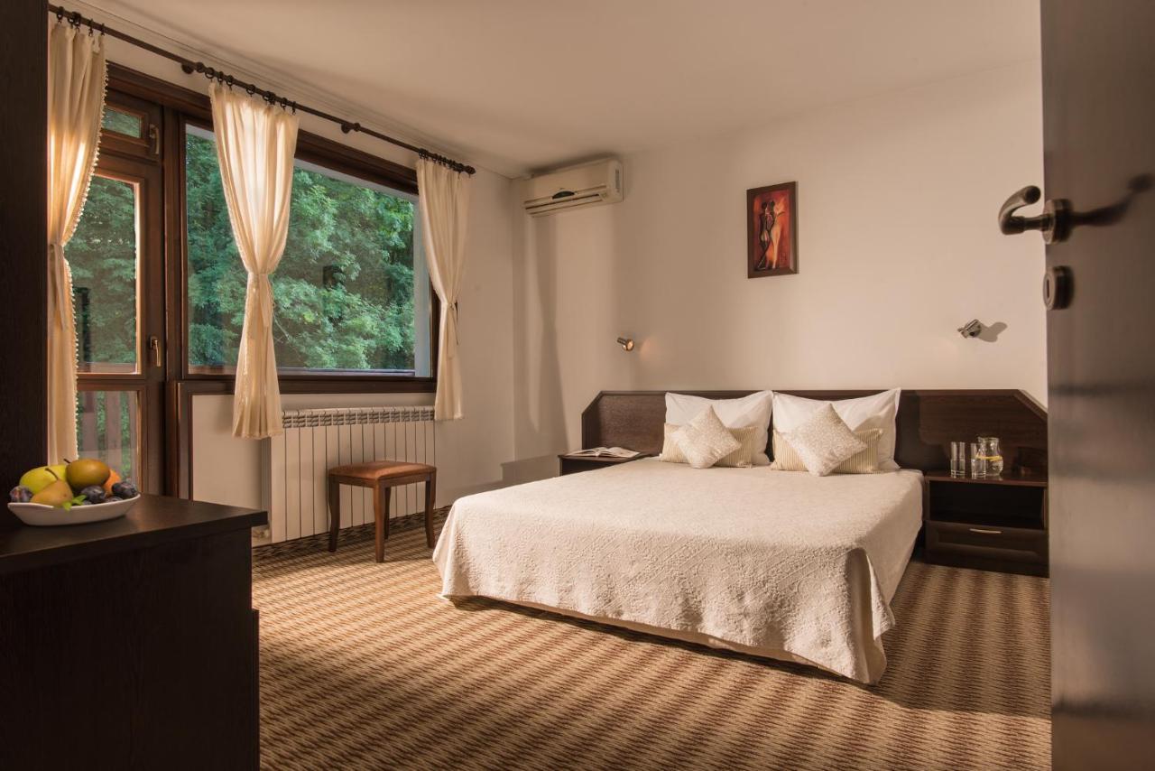 Family Hotel Bile Beli Osŭm المظهر الخارجي الصورة